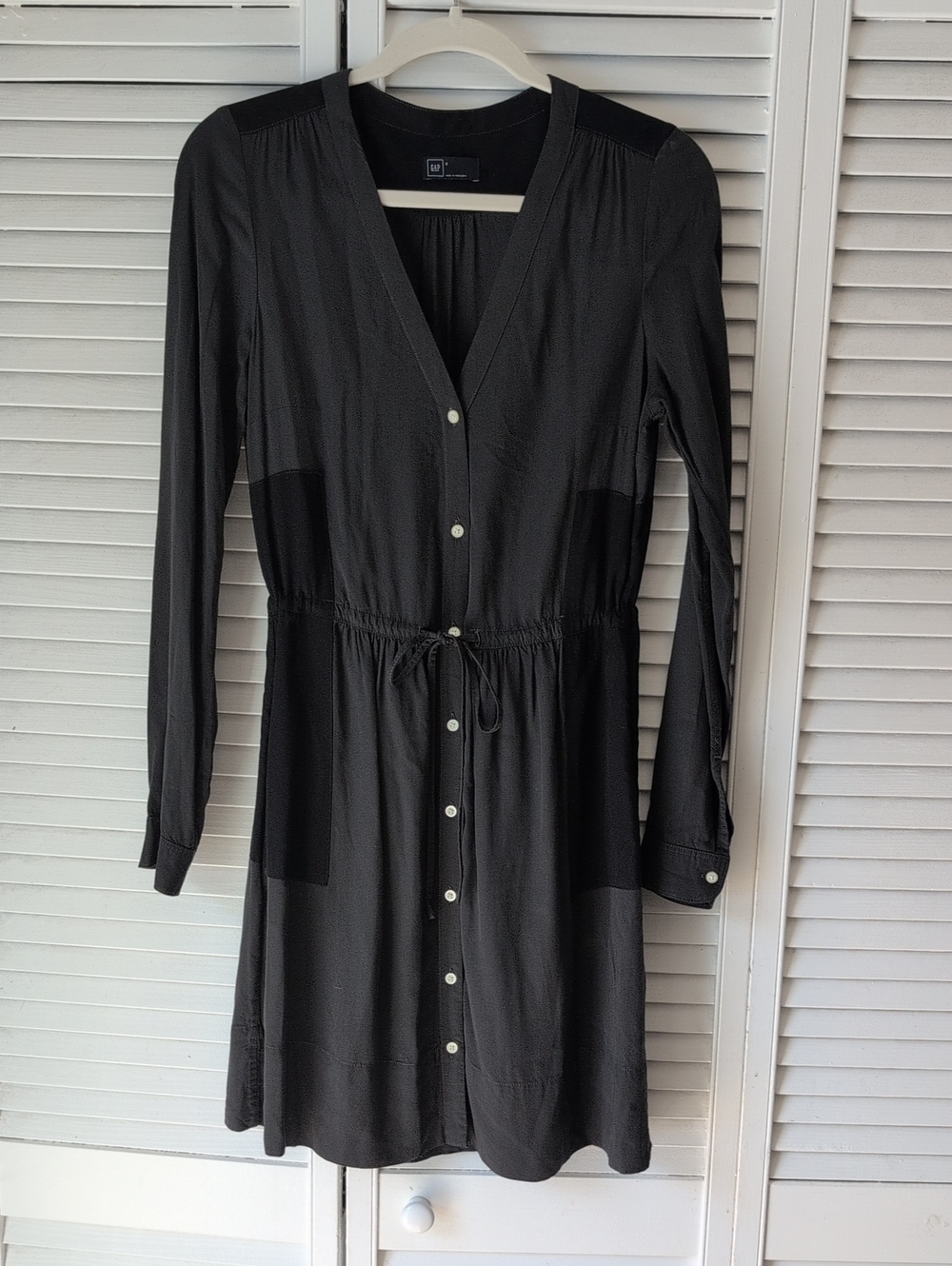 GAP Black Long-Sleeve Button-Front Drawstring Dress